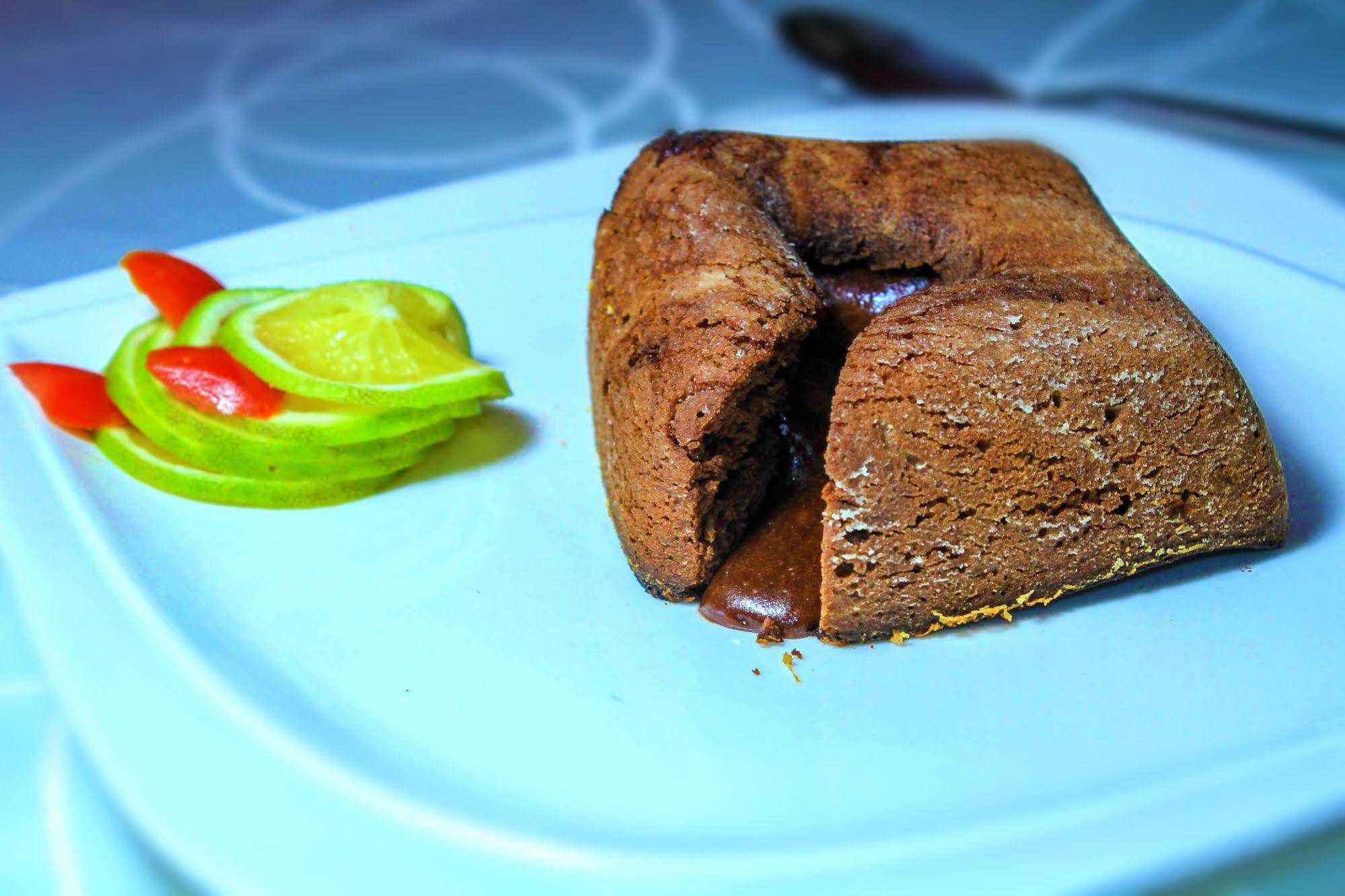Bed and Breakfast Rosemary Courts Энтеббе Экстерьер фото