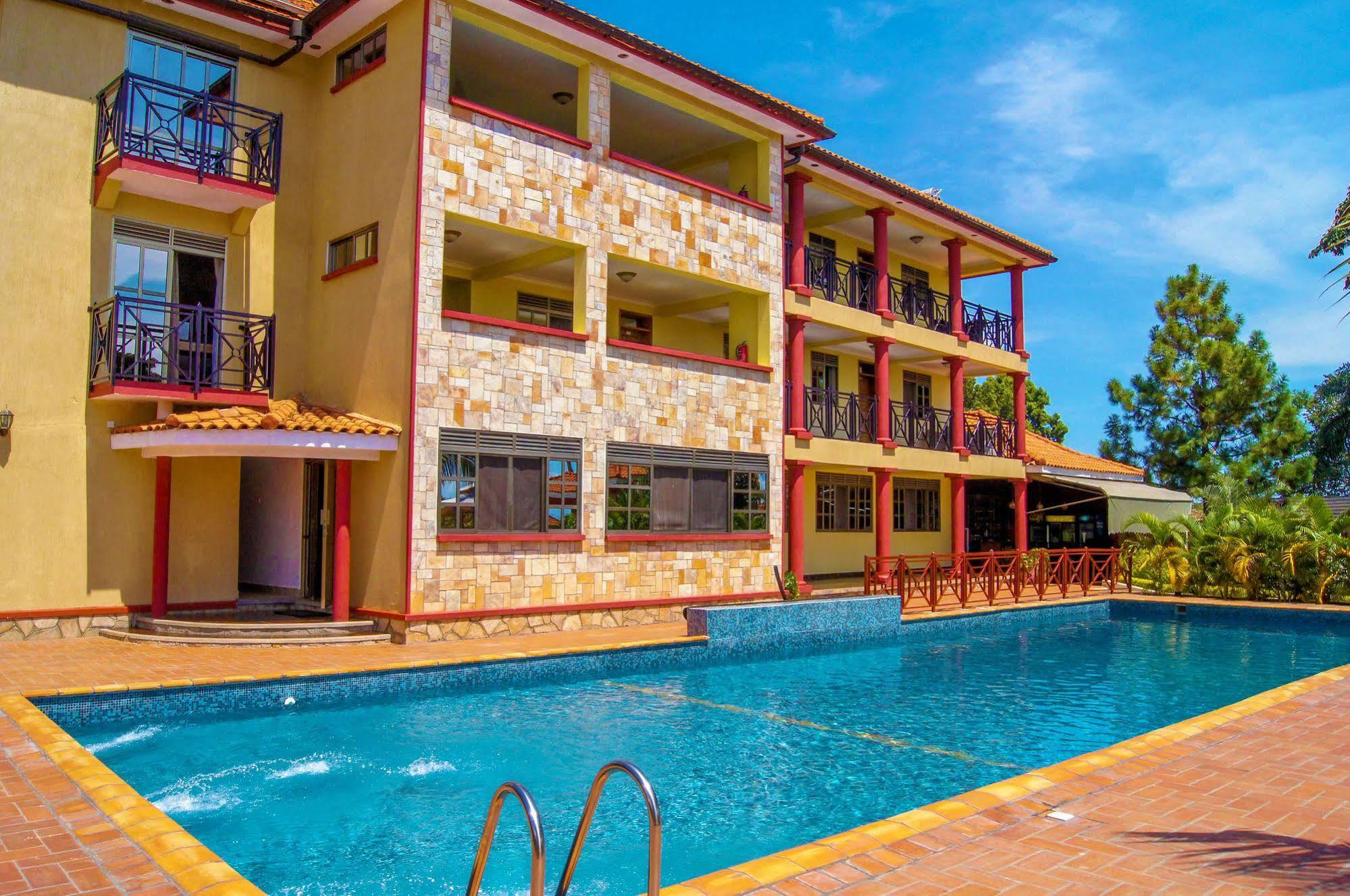 Bed and Breakfast Rosemary Courts Энтеббе Экстерьер фото